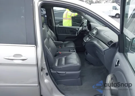 2006 Honda Odyssey Touring z USA, uszkodzony, nr VIN 5FNRL38846B045009